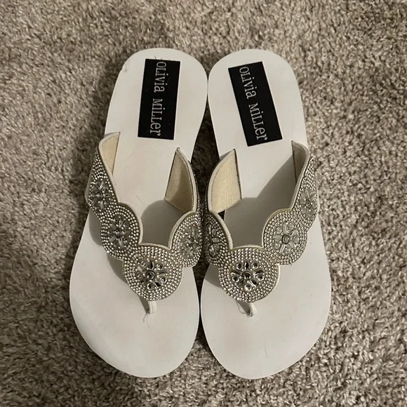 Olivia Miller Silver and White Embellished Sandals - Picture 5 of 5